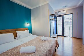 Central Gate Hotel