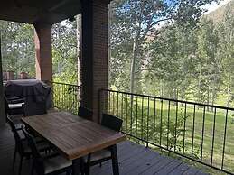Sunburst Duplex with Private Hot Tub on the Back Deck by RedAwning