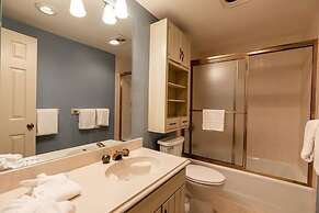 Sunburst Duplex with Private Hot Tub on the Back Deck by RedAwning