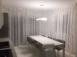 Beautiful Modern Villa in Albarella by Beahost