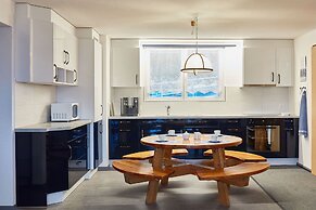 Cozy Apartment With Lake View for 6 Guests