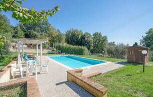 Splendid Relaxing Stay in the Tuscan Countryside