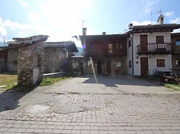 Baita Plagnol Near Sestriere Ski Slopes