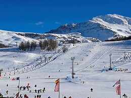 Baita Plagnol Near Sestriere Ski Slopes