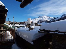 Baita Plagnol Near Sestriere Ski Slopes
