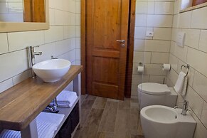 Ecolodge Selvitelle - Sustainable Retreat Amidst Olive Groves in Cilen
