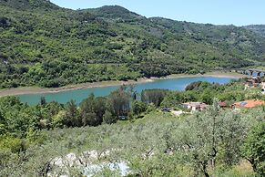 Ecolodge Selvitelle - Sustainable Retreat Amidst Olive Groves in Cilen
