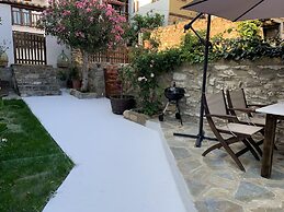 Beautiful Petrino 1880