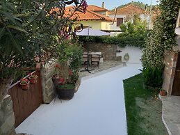 Beautiful Petrino 1880