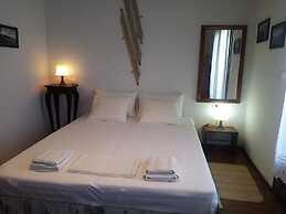 Beautiful Petrino 1880