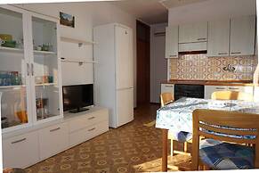 Bright Apartment With Terrace - Beahost