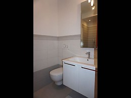 Bright Apartment With Terrace - Beahost