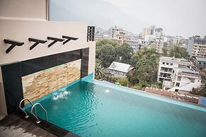 Aabas Pokhara by Barahi Hospitality