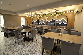 Hotel Privya Rooms and banquet Surat