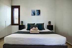 Phaedrus Living Seaside Constantinos 113