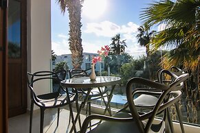 Phaedrus Living Seaside Constantinos 113