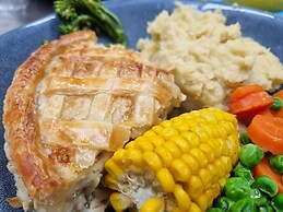 Koorawatha Homestead Motel