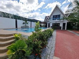 Richmond Villa Private Resort by Cocotel