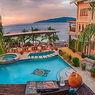 Pier Uno Dive Resort