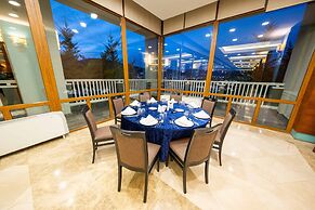 Eliz Thermal Convention Center