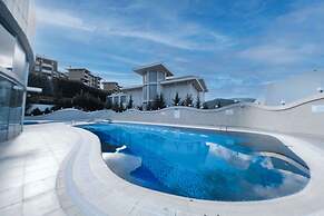 Eliz Thermal Convention Center