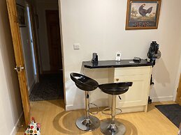 Spacious Annex 2 Miles From Coast