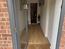 Spacious Annex 2 Miles From Coast