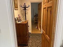 Spacious Annex 2 Miles From Coast