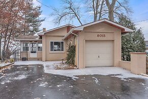 Amazing Lakefront Retreat On Long Lake! 2 Bedroom Home by RedAwning