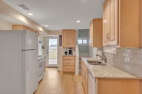 Amazing Lakefront Retreat On Long Lake! 2 Bedroom Home by RedAwning