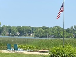 Amazing Lakefront Retreat On Long Lake! 2 Bedroom Home by RedAwning