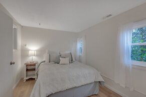 Amazing Lakefront Retreat On Long Lake! 2 Bedroom Home by RedAwning