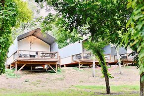 2 Son's Geronimo - Birdhouse Cabin