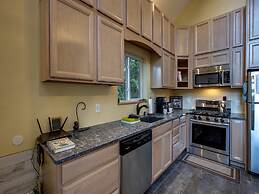 02GS - WiFi - D/W - W/D - Sleeps 8