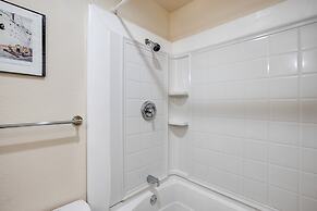 36SLL - Convenient - Economical - Kitchen - Sleeps 6