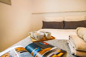 Phaedrus Living: Seaside Executive Flat Harbour 101