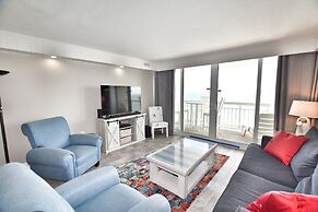 1001 Waters Edge Resort 3 Bedroom Condo by RedAwning