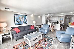 1001 Waters Edge Resort 3 Bedroom Condo by RedAwning