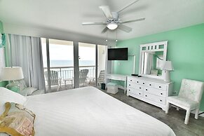 1001 Waters Edge Resort 3 Bedroom Condo by RedAwning