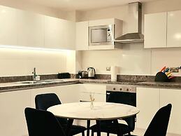 Exquisite, Cosy 2-bed Apartment in Salford