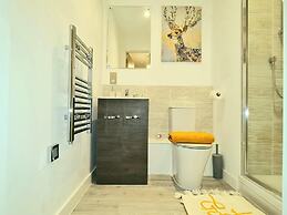 Exquisite, Cosy 2-bed Apartment in Salford