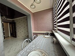 PaulMarie Apartment on Podgorodskaya