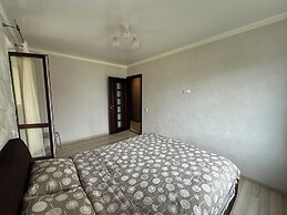 PaulMarie Apartment on Podgorodskaya