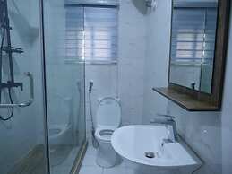 Luxury House - Sleeps 8 & Free Parking