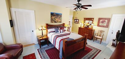 The Lark & Loon Inn