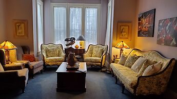 The Lark & Loon Inn