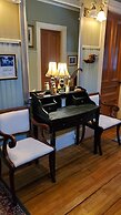 The Lark & Loon Inn