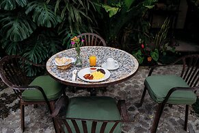 Casa Noble Hotel