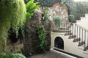 Casa Noble Hotel