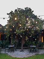Casa Noble Hotel